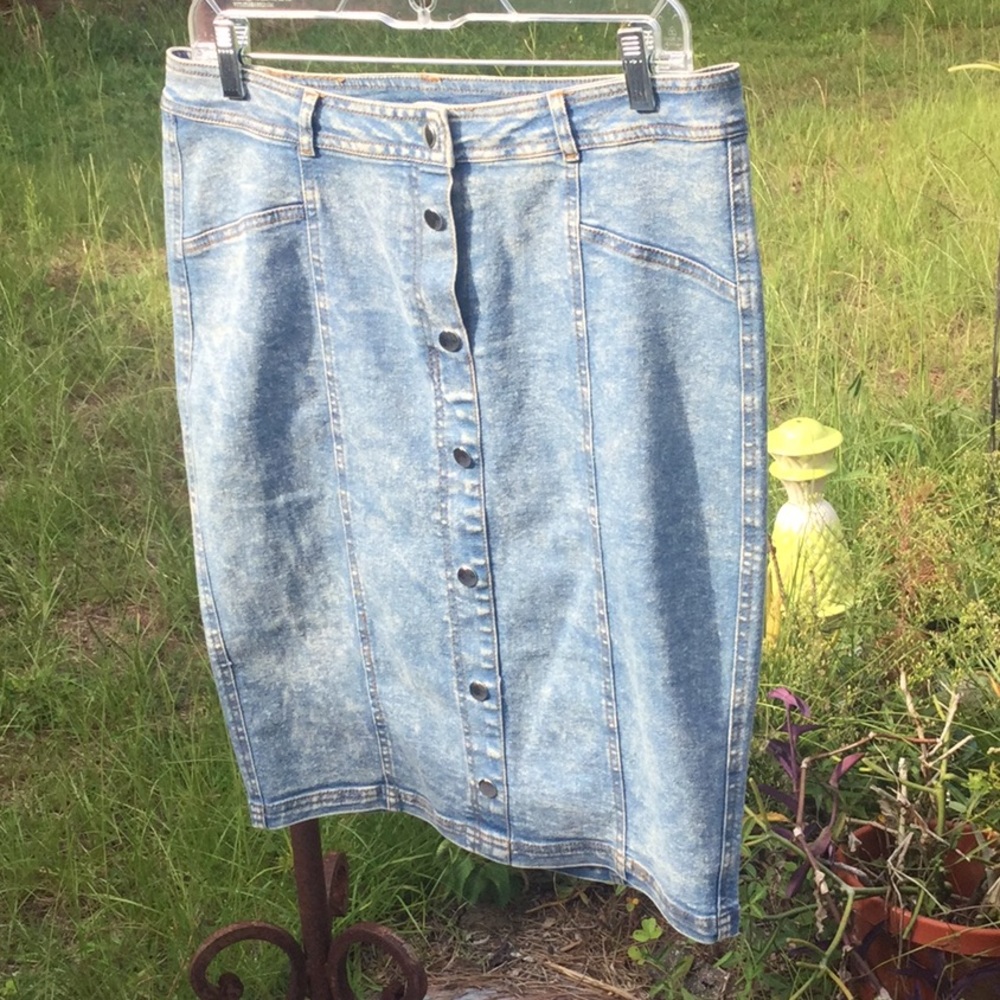 🦋Marilyn Monroe So Very Much Fun Size XLarge Denim Skirt Wardrobe Must Have 🦋